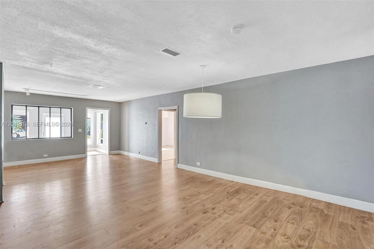 9040 Carlyle Ave , Surfside, FL 33154 Photo