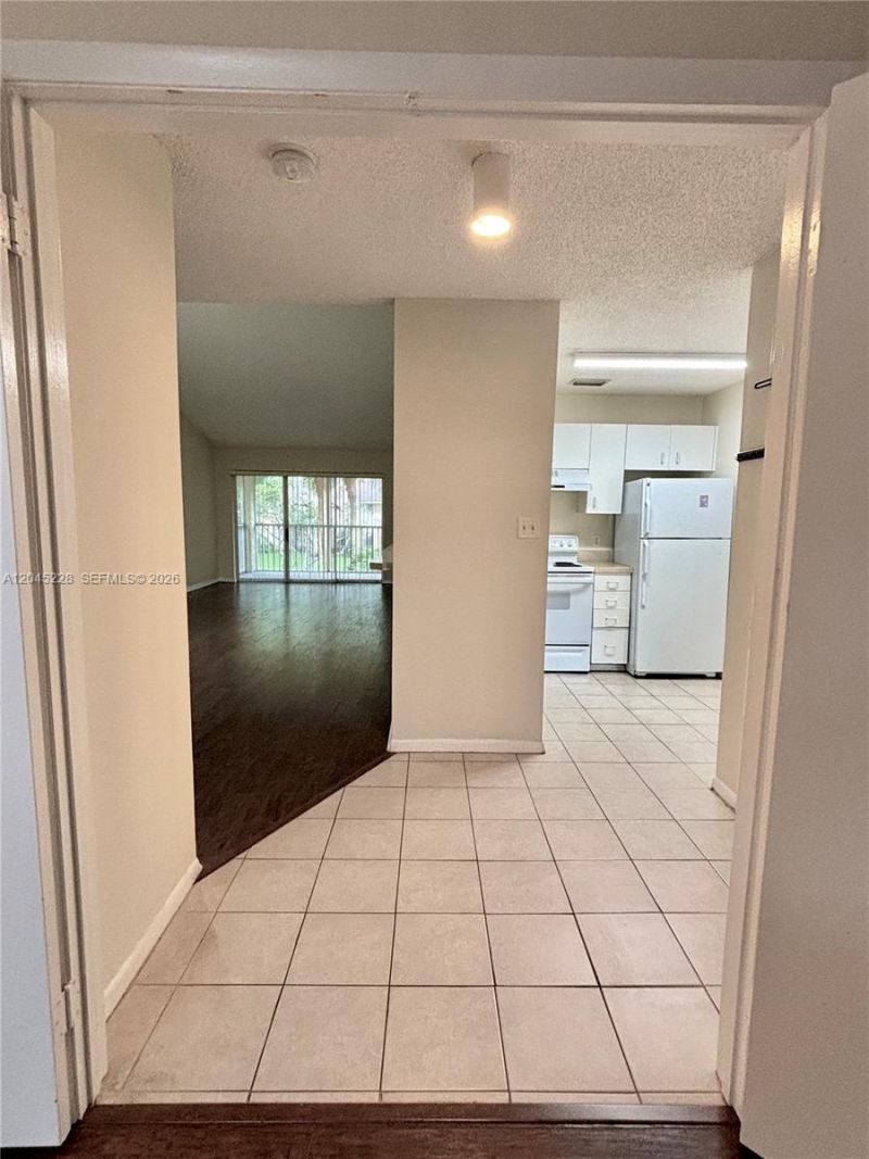 1040 Coral Club Dr, Unit 1040, Coral Springs, FL 33071 Photo