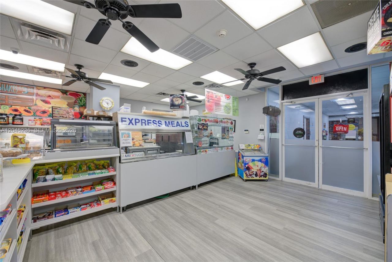 CafÃ© For Sale In South Miami Area , South Miami, FL 33143 Photo