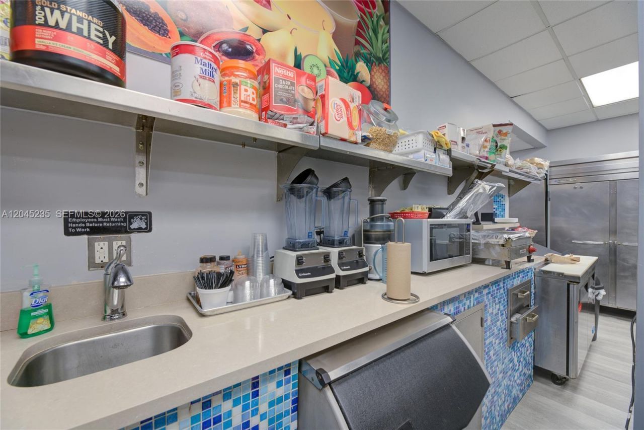 CafÃ© For Sale In South Miami Area , South Miami, FL 33143 Photo