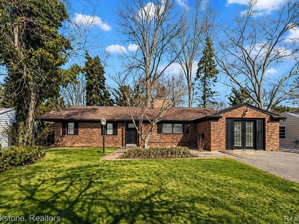 16046 W 13 Mile Road , Beverly Hills Vlg, MI 48025