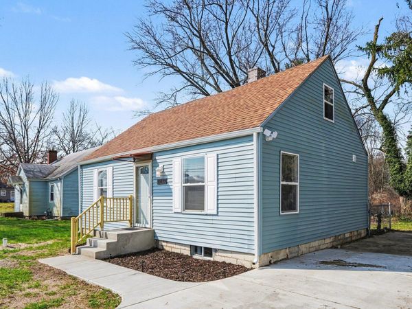 55849 Mayflower Road, South Bend, IN 46619