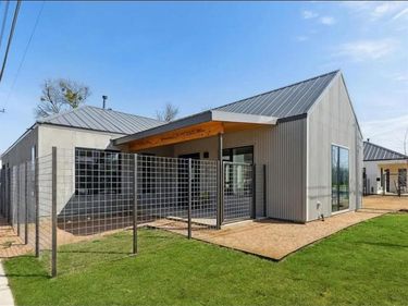 1021 Nomas Street, Dallas, TX 75212