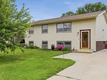 3003 RAWLINS Drive, COUNCIL BLUFFS, IA 51501