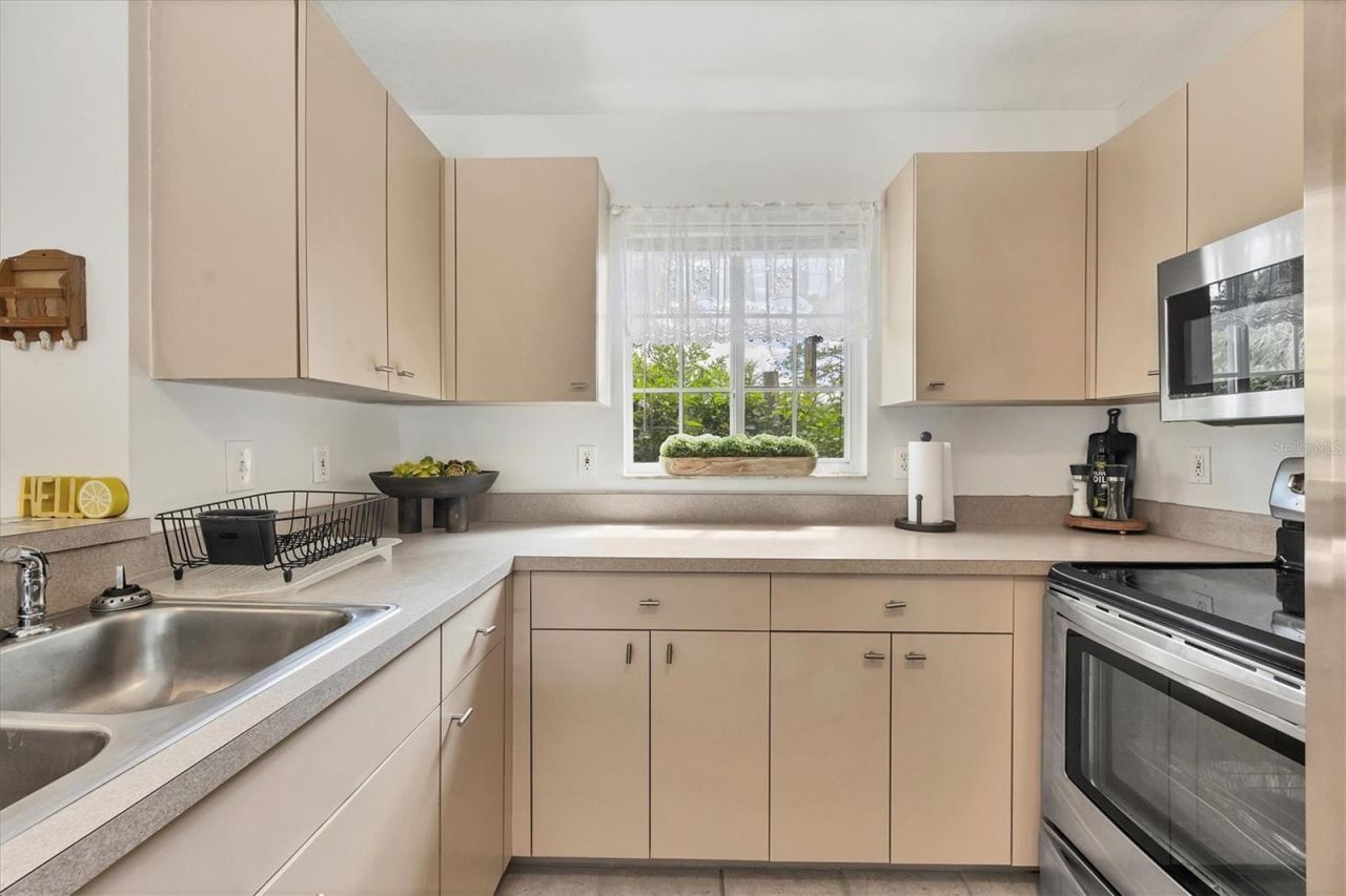 2445 Apache Street, Sarasota, FL 34231 Photo