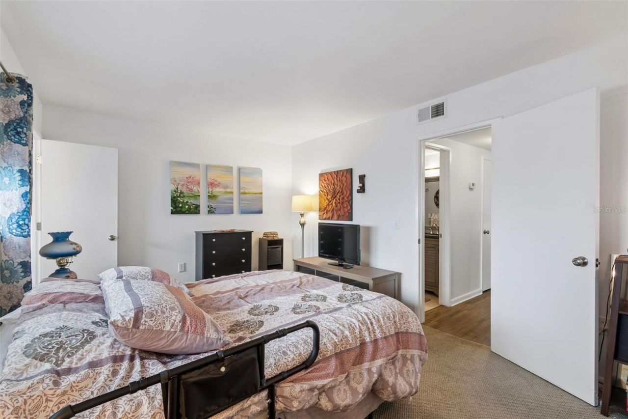 5875 18th Street N, Unit 1, Saint Petersburg, FL 33714 Photo