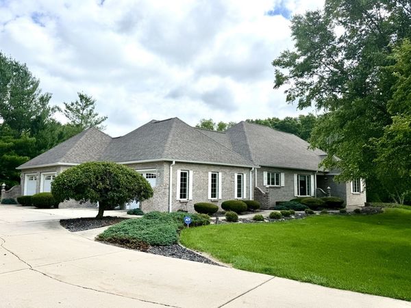 2202 Meadows Drive , Sterling, IL 61081