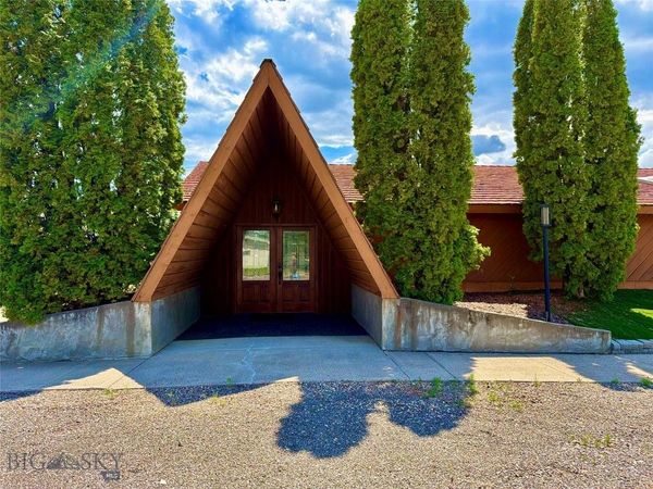 311 12th Street W, Chinook, MT 59523