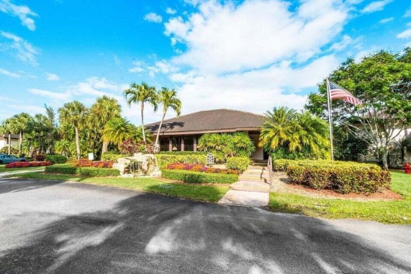 9240 Sabal Ridge Circle, Unit B, Boca Raton, FL 33434 Photo