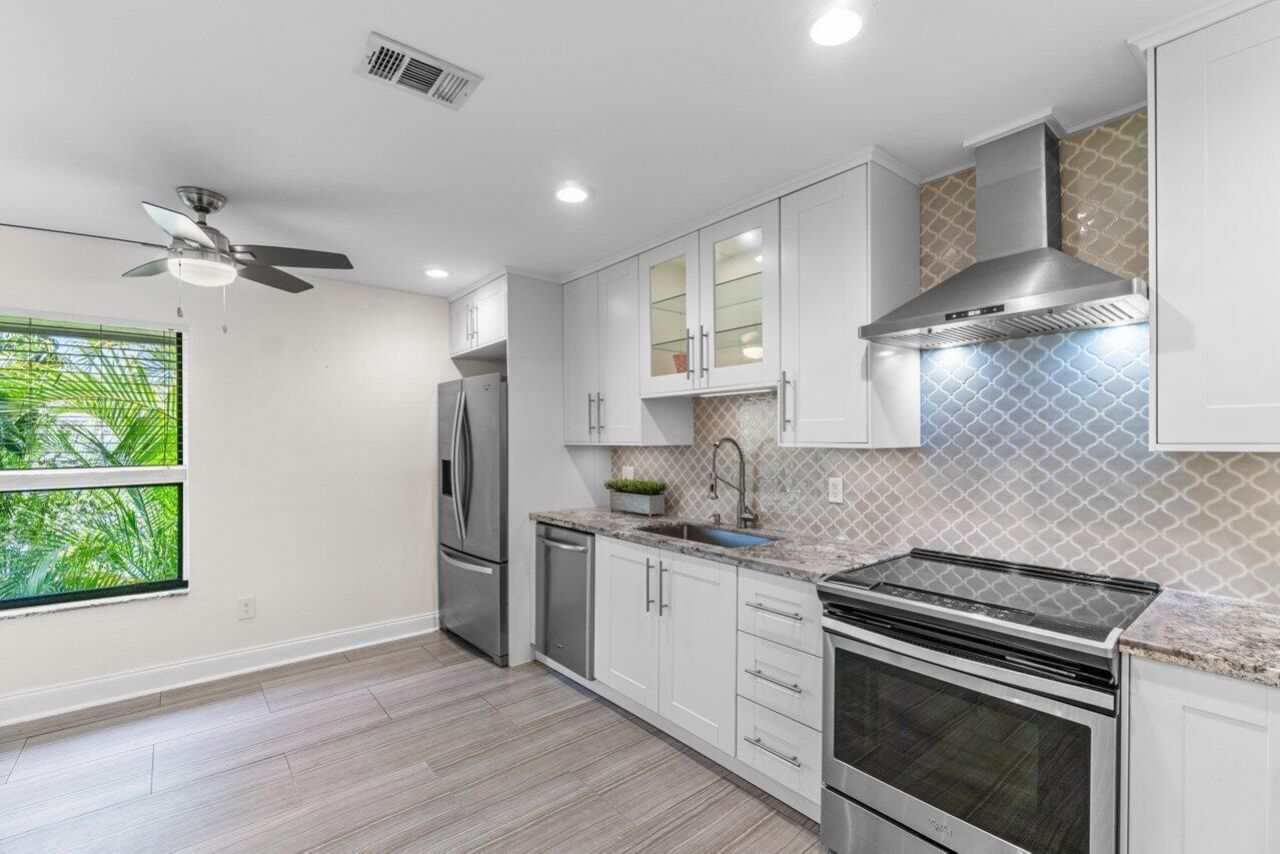 9240 Sabal Ridge Circle, Unit B, Boca Raton, FL 33434 Photo