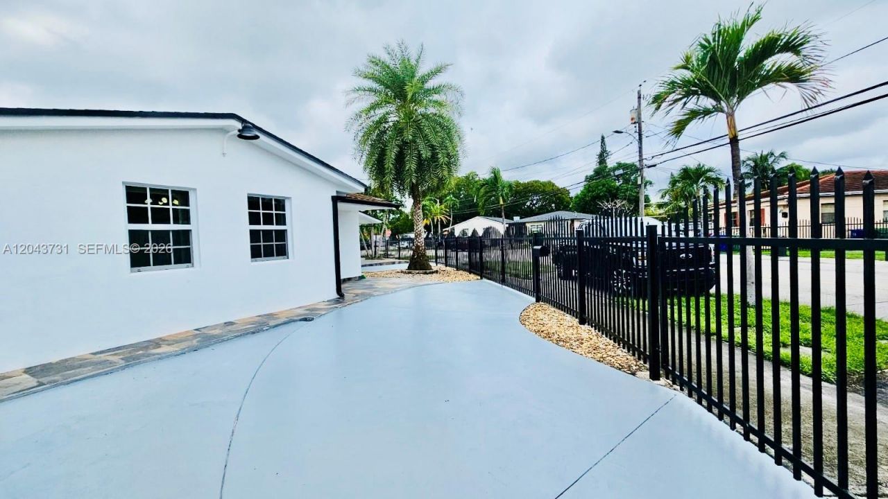 3180 SW 25th Ter , Unit 1, Miami, FL 33133 Photo