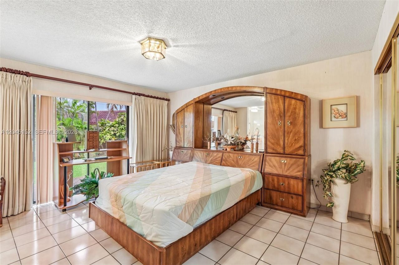 13394 SW 1st Ter , Miami, FL 33184 Photo
