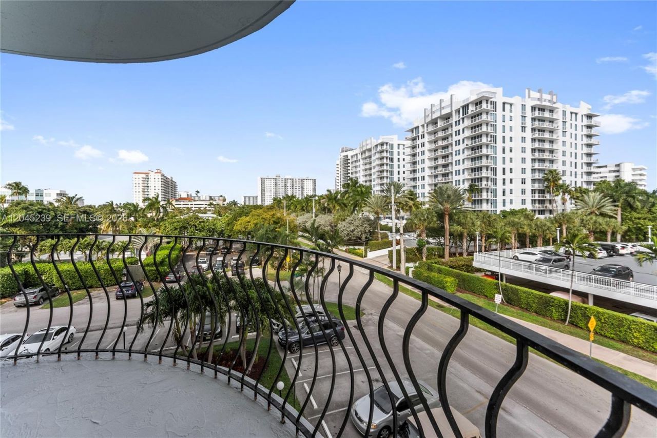 3250 NE 28th St , Unit 403, Fort Lauderdale, FL 33308 Photo