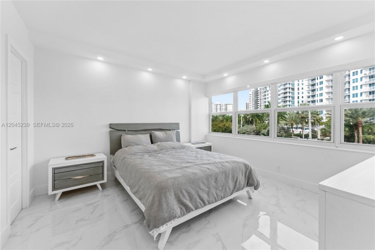 3250 NE 28th St , Unit 403, Fort Lauderdale, FL 33308 Photo