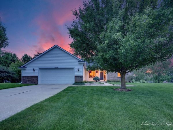 2033 Orchard Ridge Drive NW, Grand Rapids, MI 49534