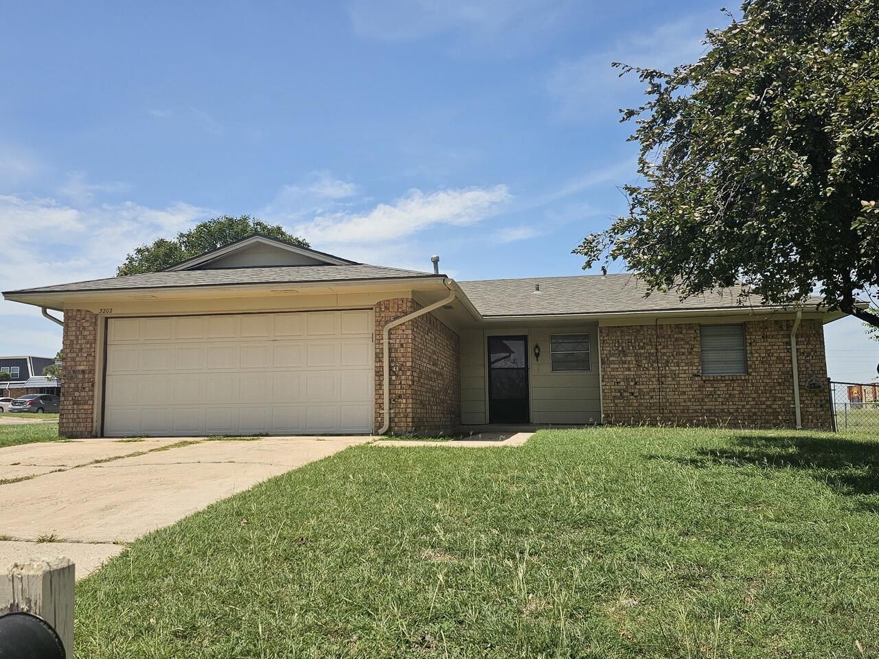3202 SE Footman Ln, Lawton, OK 73501 Main Photo