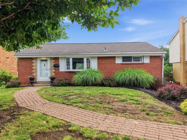 2456 Silver Oak Dr, Pittsburgh, PA 15220