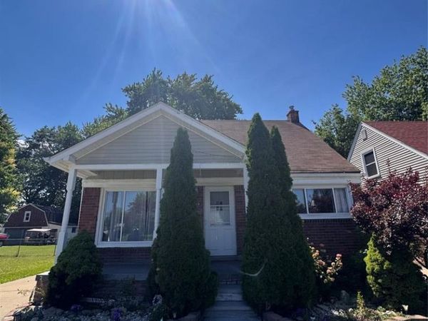 28025 Joan Street, St. Clair Shores, MI 48081