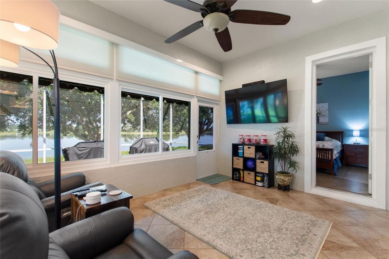 492 Meandering Way, Polk City, FL 33868 Photo