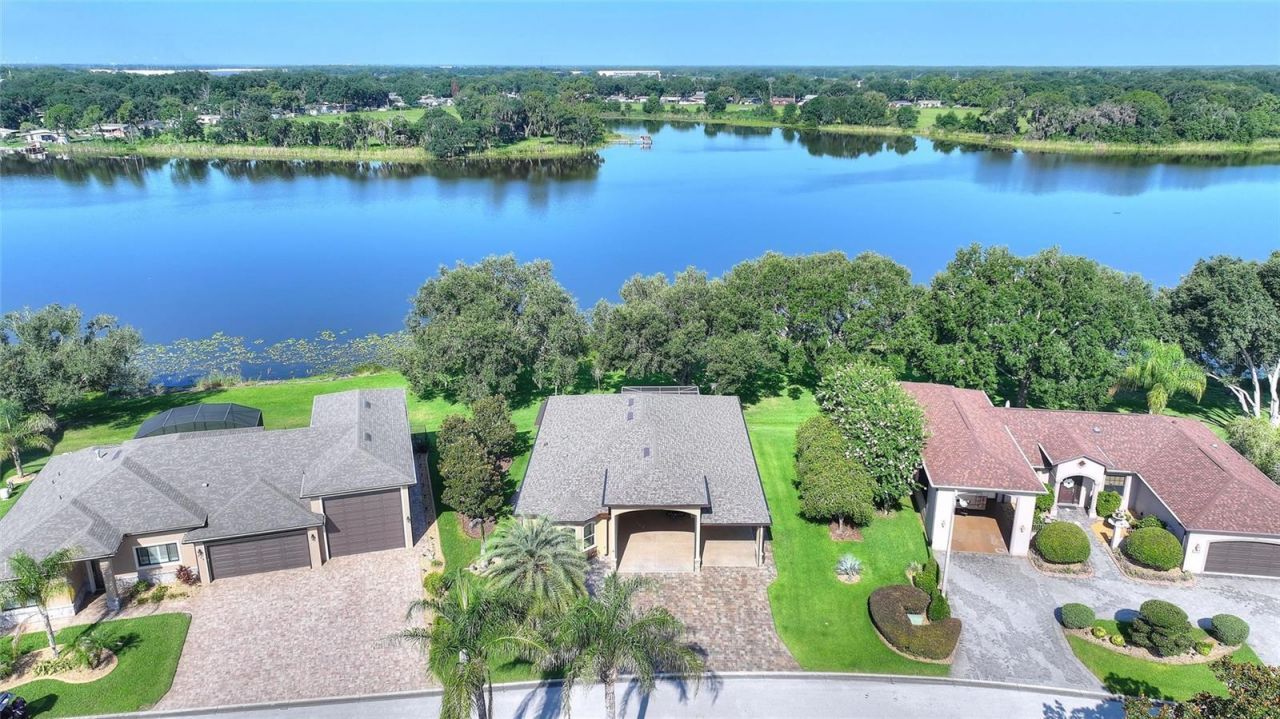 492 Meandering Way, Polk City, FL 33868 Photo