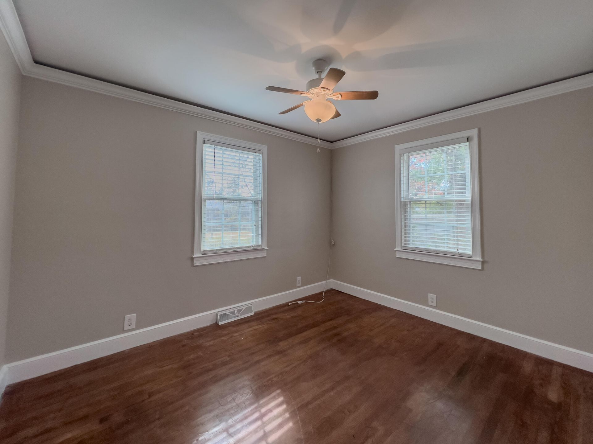 1221 Eastwood Avenue Photo 10