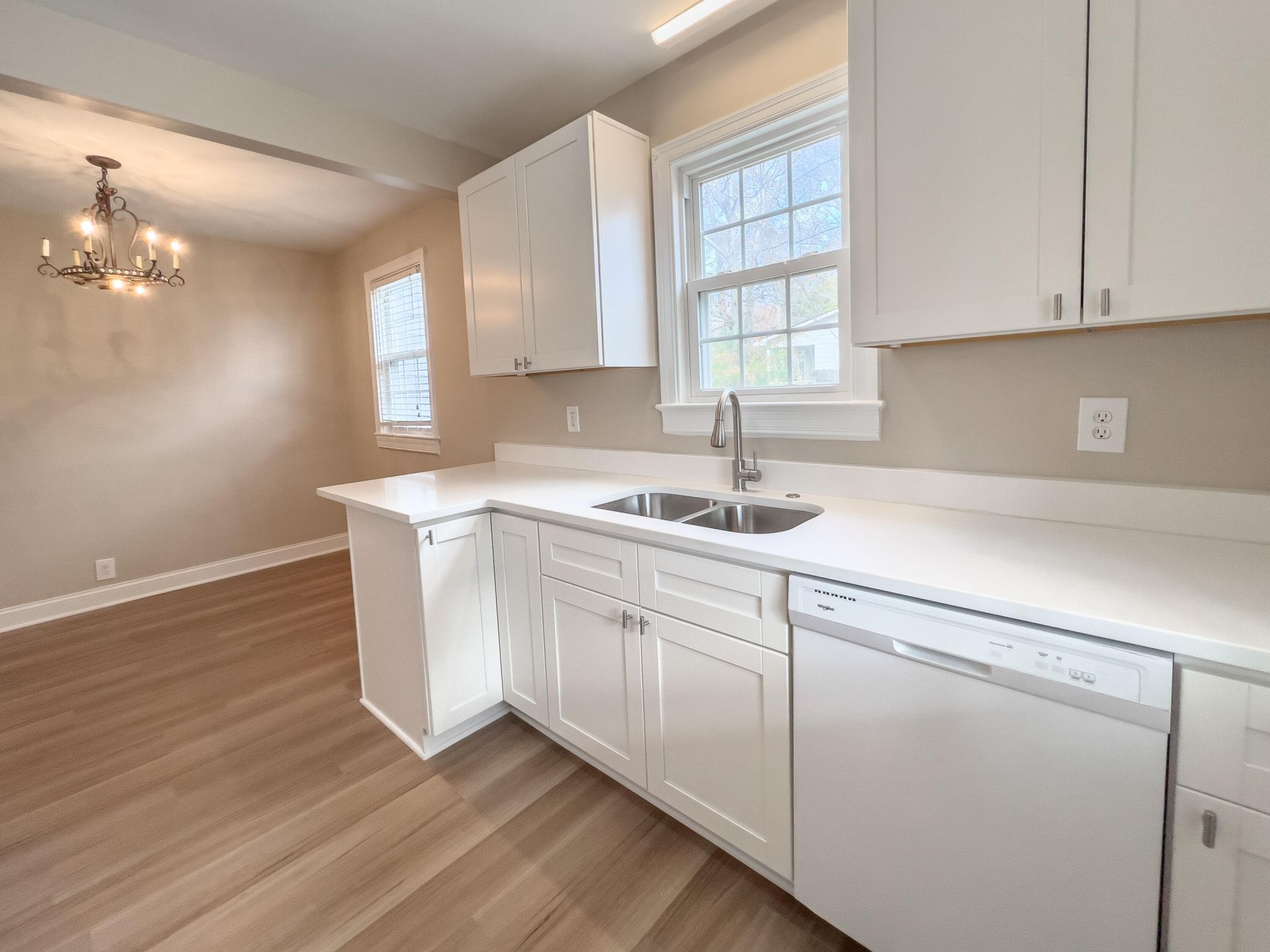 1221 Eastwood Avenue Photo 7