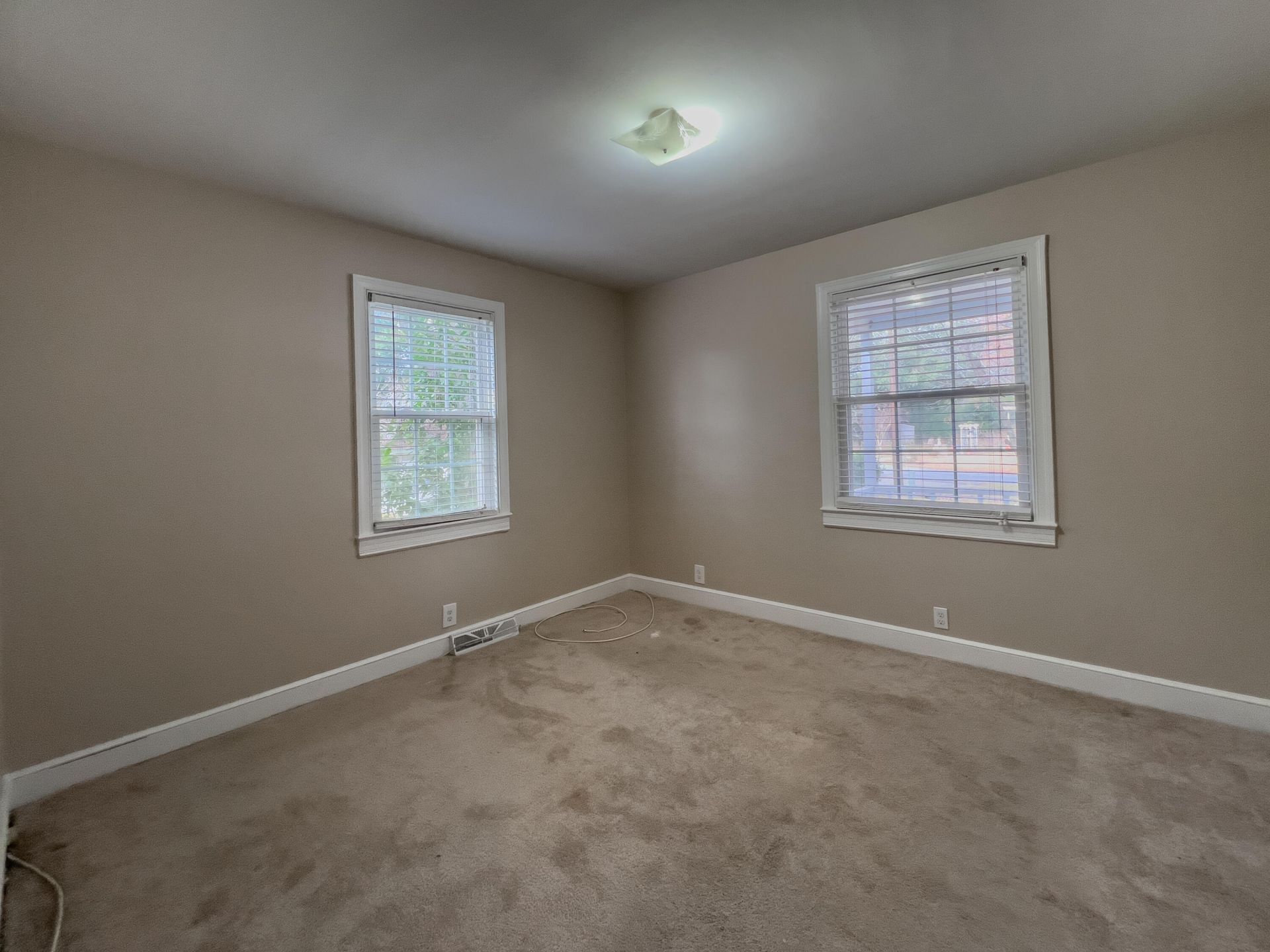 1221 Eastwood Avenue Photo 8
