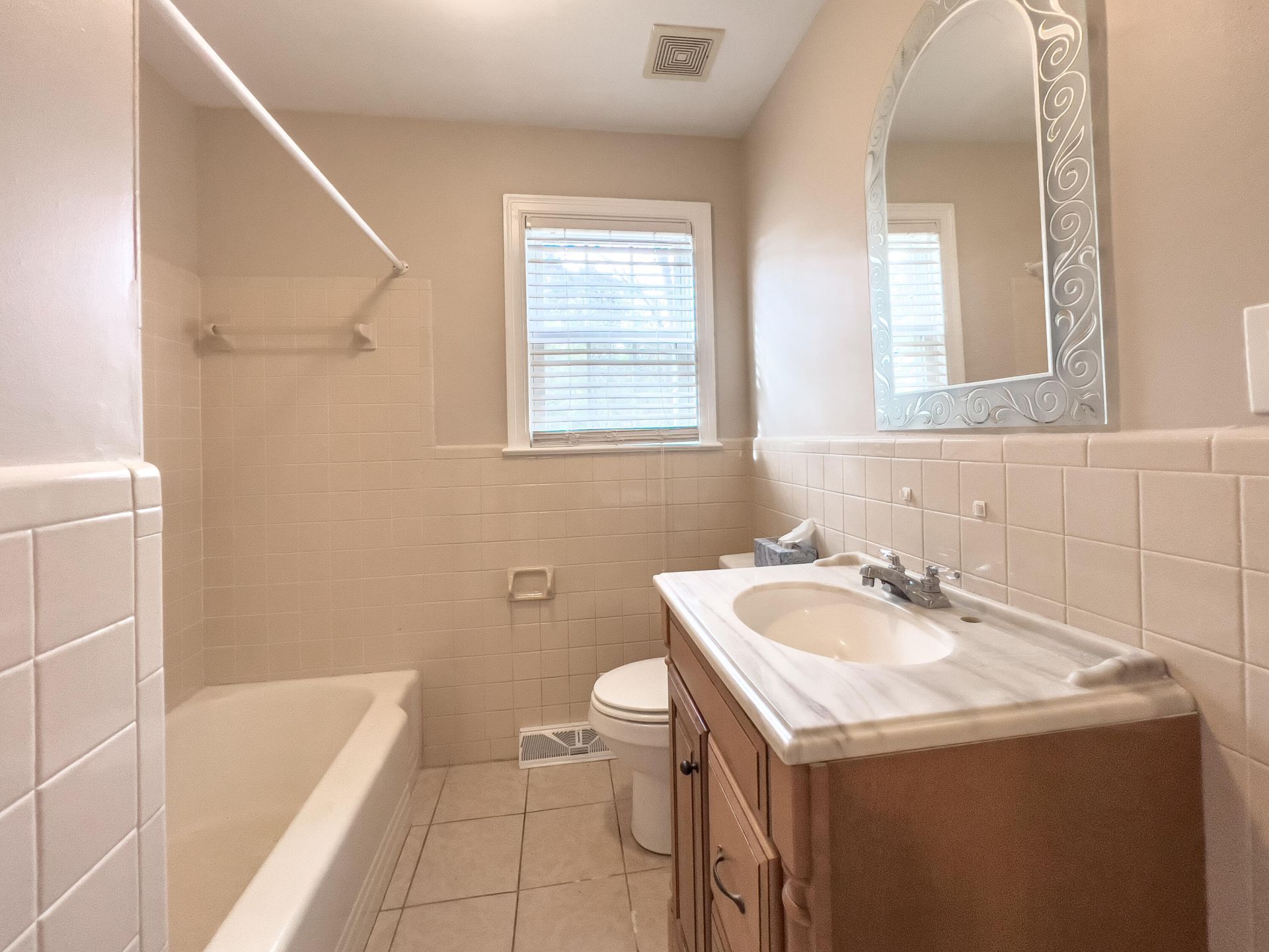 1221 Eastwood Avenue Photo 9