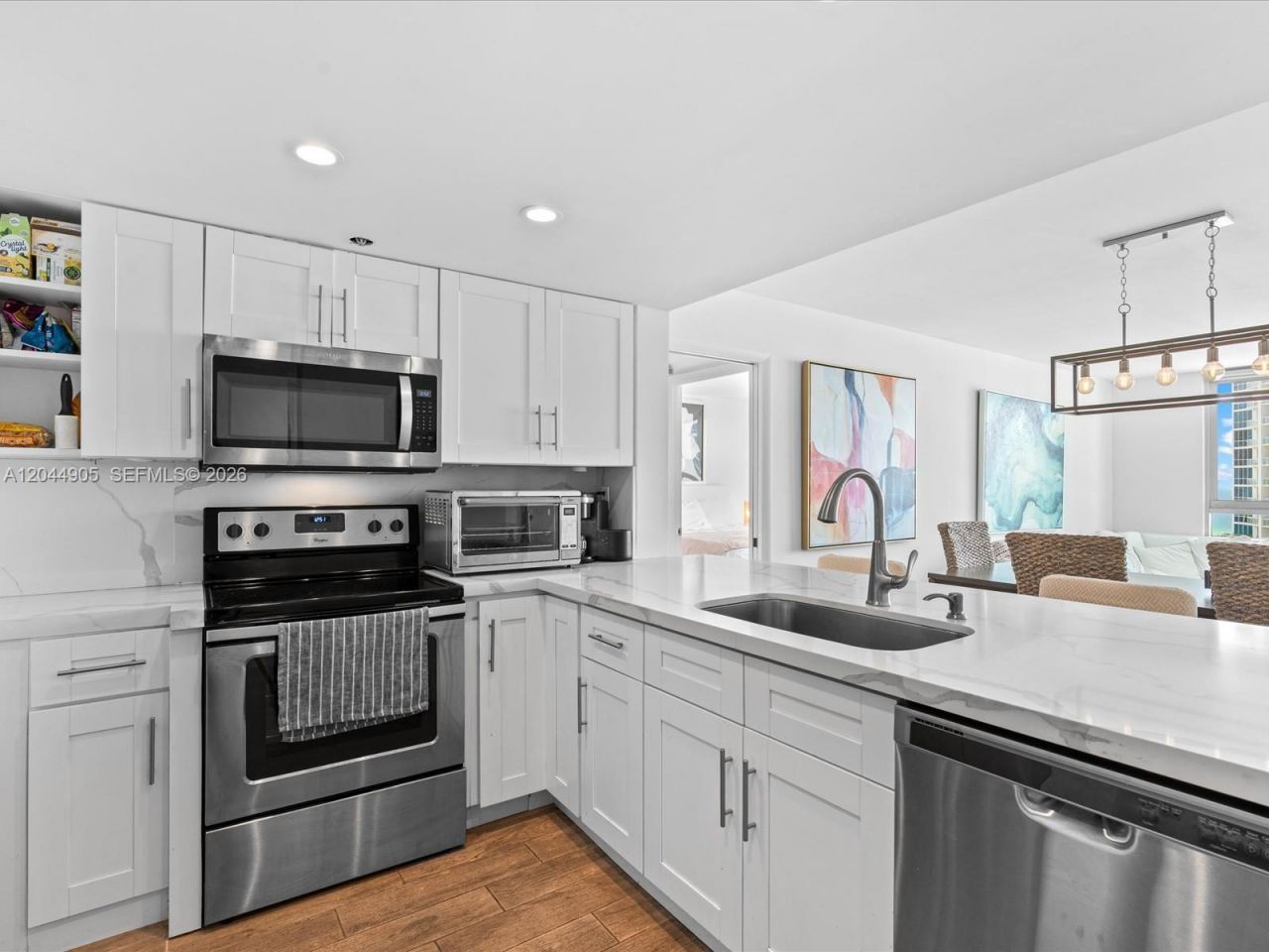 400 S Pointe Dr, Unit 1102, Miami Beach, FL 33139 Photo