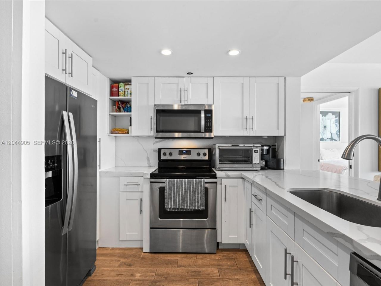 400 S Pointe Dr, Unit 1102, Miami Beach, FL 33139 Photo