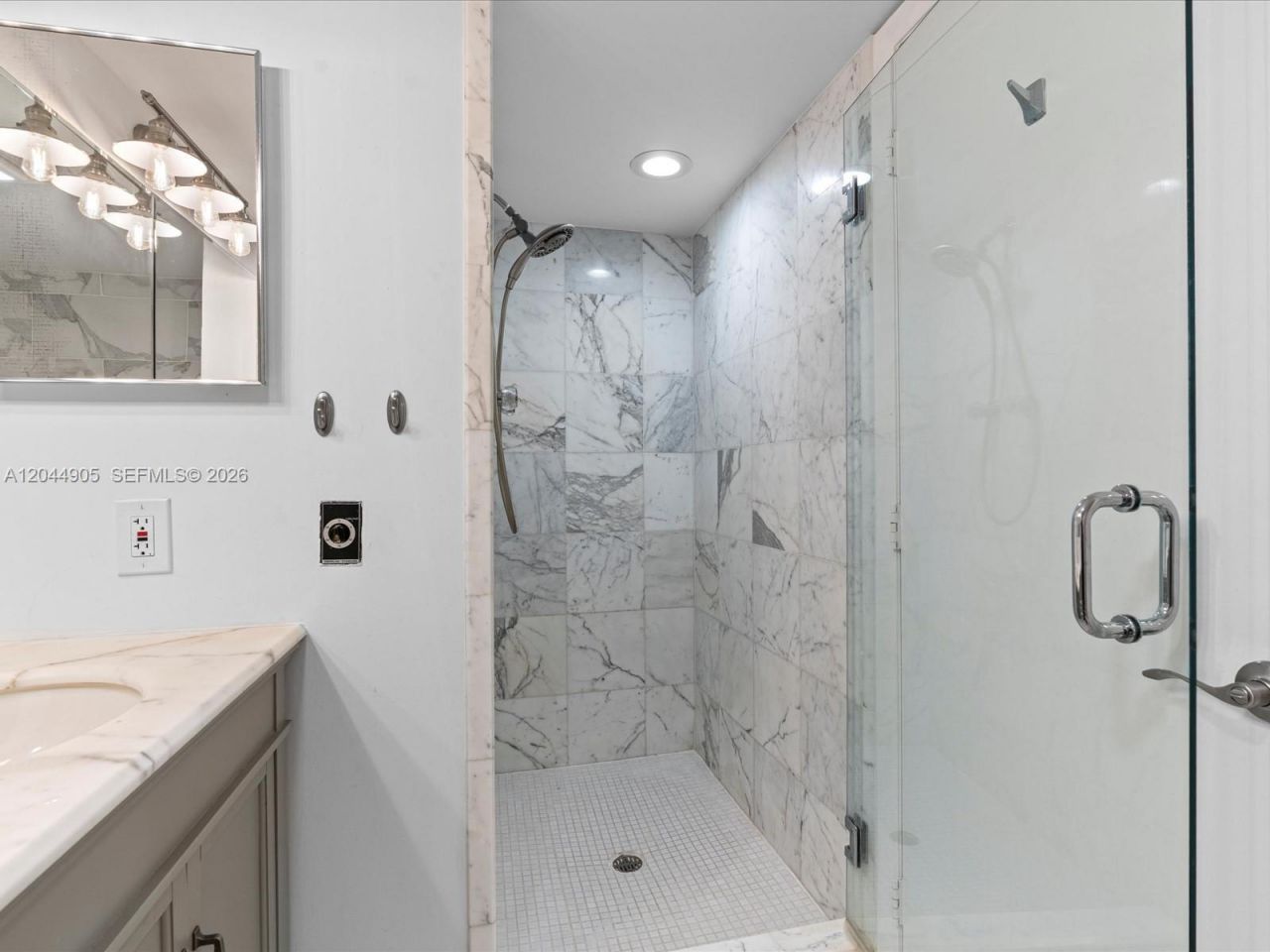 400 S Pointe Dr, Unit 1102, Miami Beach, FL 33139 Photo