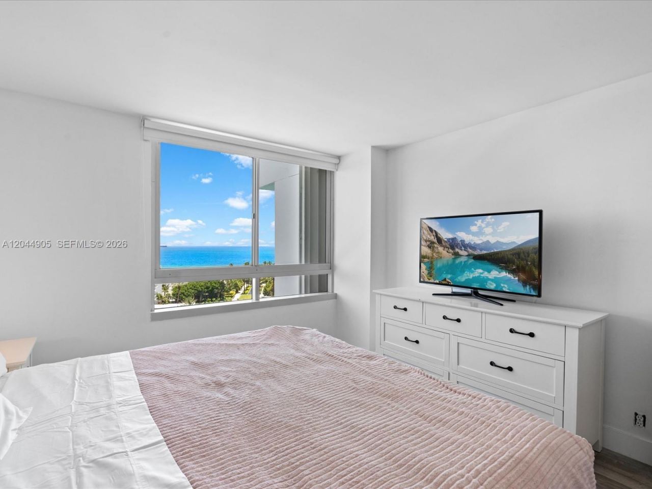 400 S Pointe Dr, Unit 1102, Miami Beach, FL 33139 Photo
