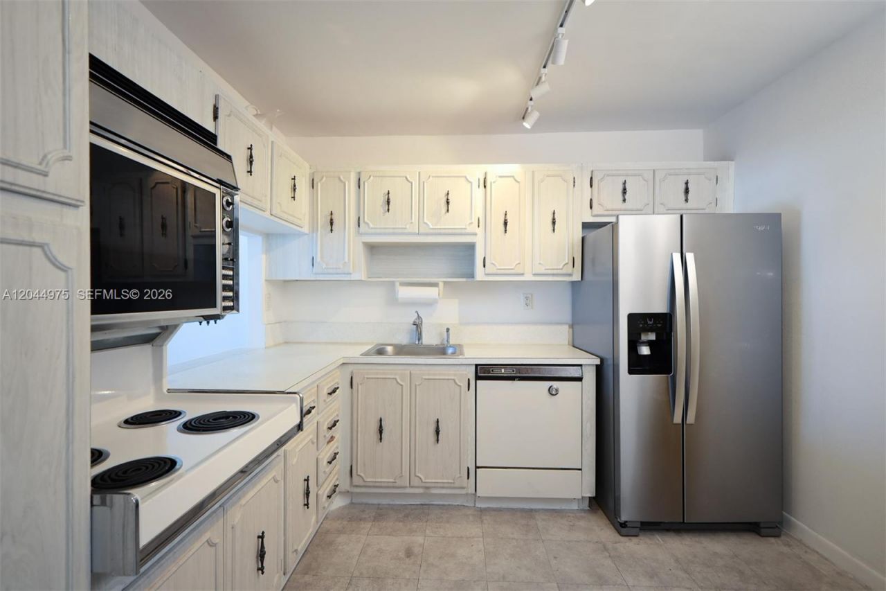 6900 Bay Dr , Unit 6H, Miami Beach, FL 33141 Photo