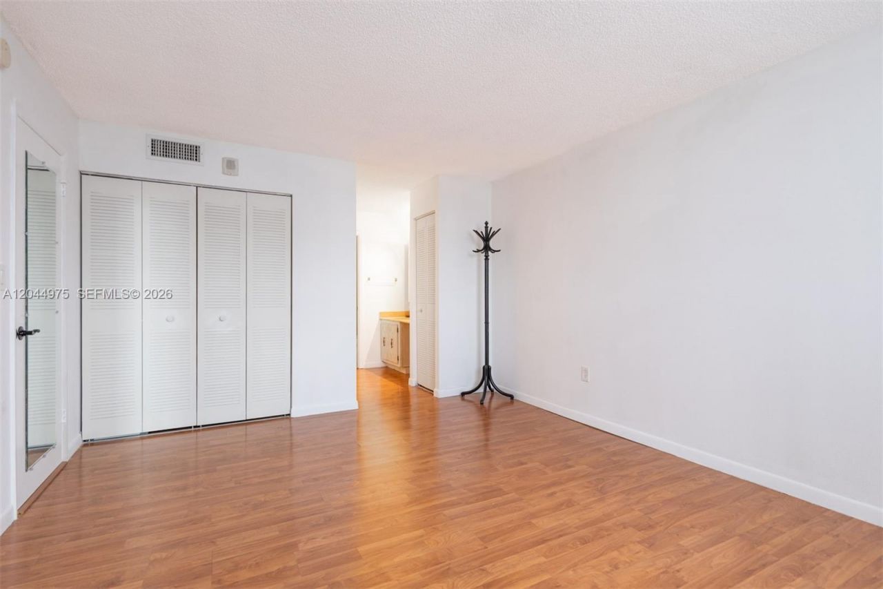 6900 Bay Dr , Unit 6H, Miami Beach, FL 33141 Photo