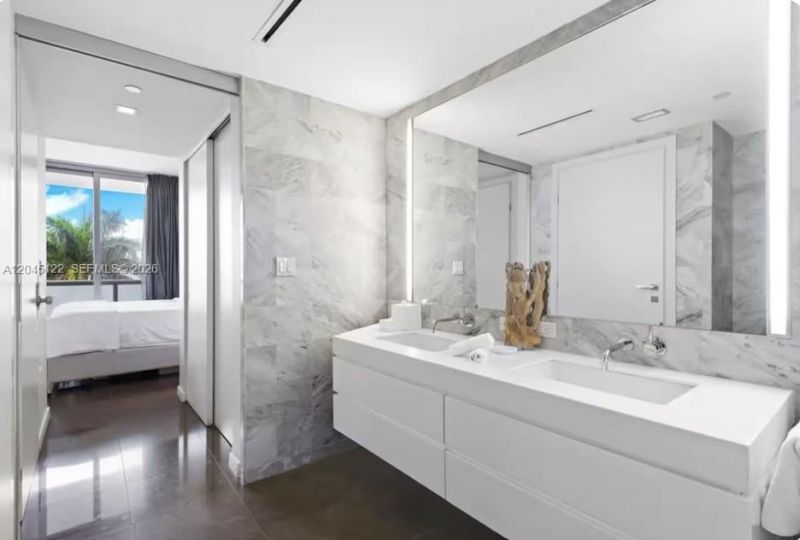 220 21st St , Unit 401, Miami Beach, FL 33139 Photo
