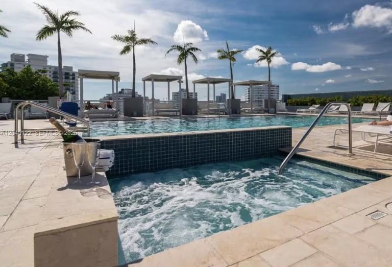 220 21st St , Unit 401, Miami Beach, FL 33139 Photo