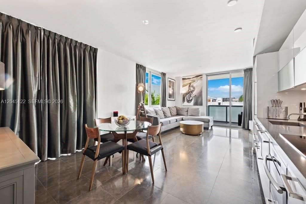 220 21st St , Unit 401, Miami Beach, FL 33139 Photo