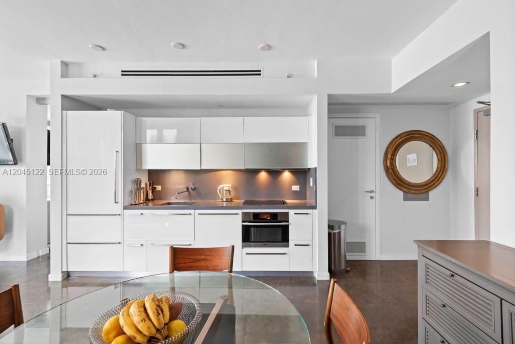 220 21st St , Unit 401, Miami Beach, FL 33139 Photo