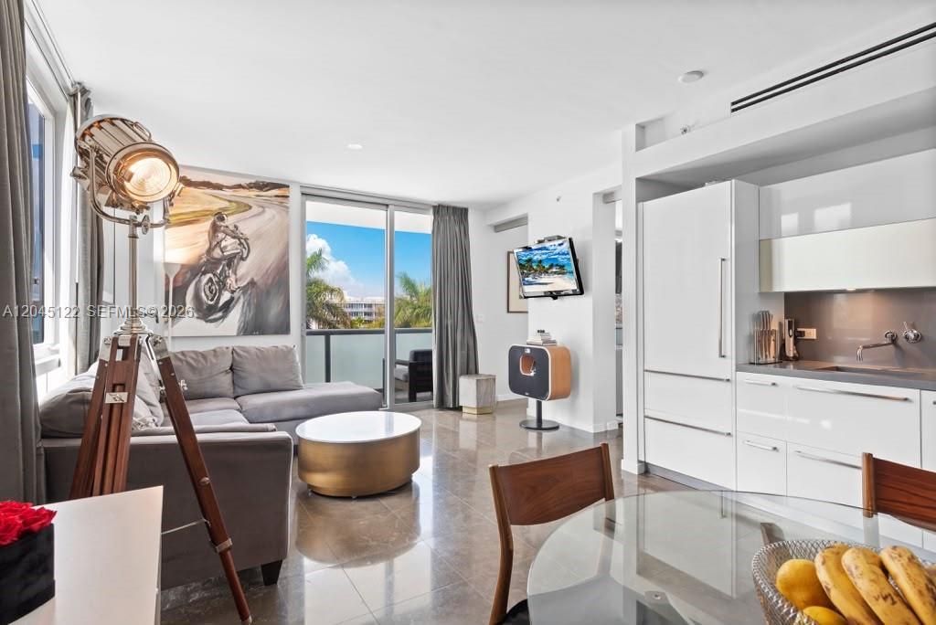 220 21st St , Unit 401, Miami Beach, FL 33139 Photo