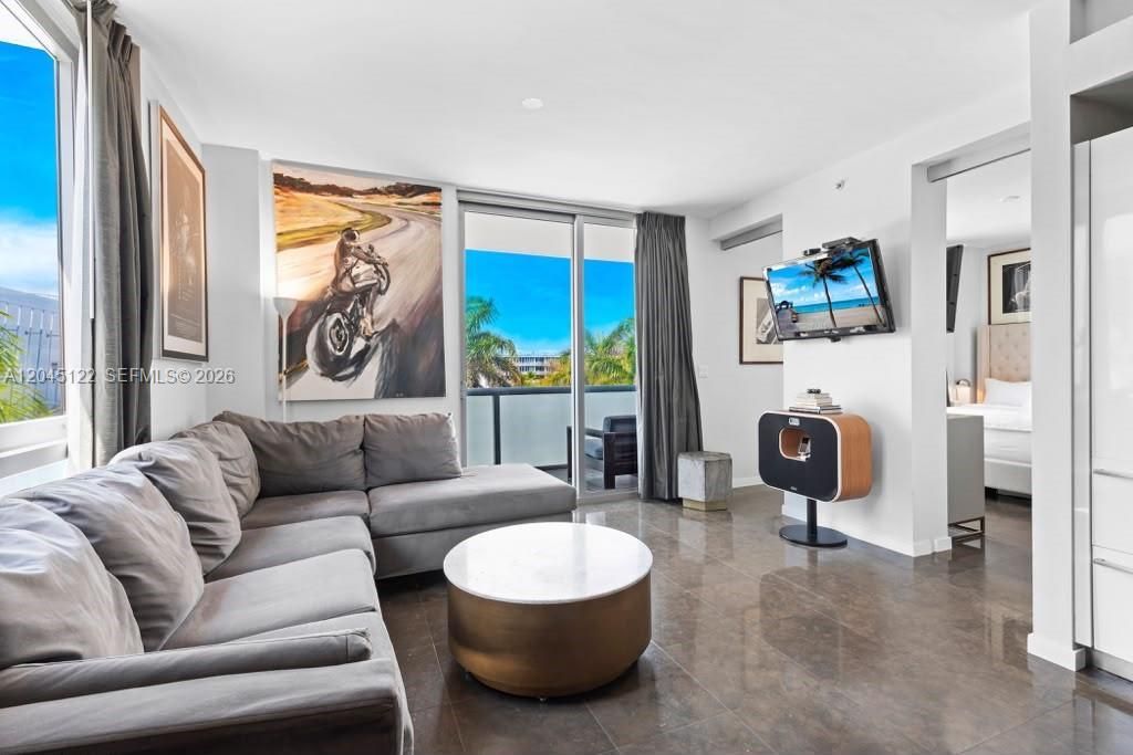 220 21st St , Unit 401, Miami Beach, FL 33139 Photo
