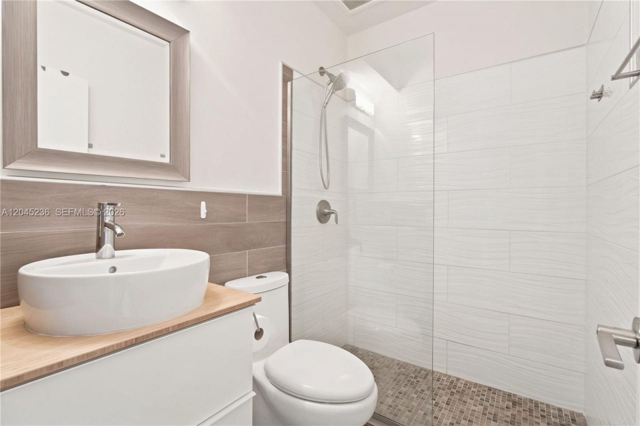 7334 Gary Ave , Unit 7334, Miami Beach, FL 33141 Photo