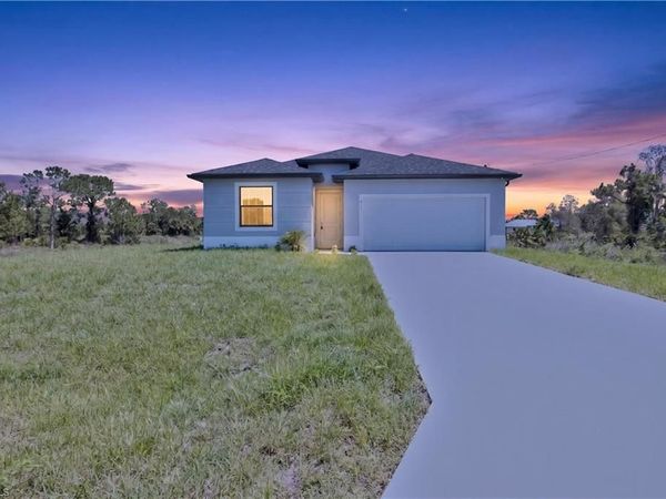 911 Panda DR , LEHIGH ACRES, FL 33974