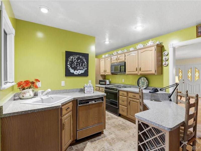 129 Outerview Drive, Xenia Township, OH 45385 Photo 7