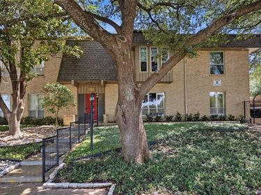 4320 Bellaire Drive S, Unit 225W, Fort Worth, TX 76109