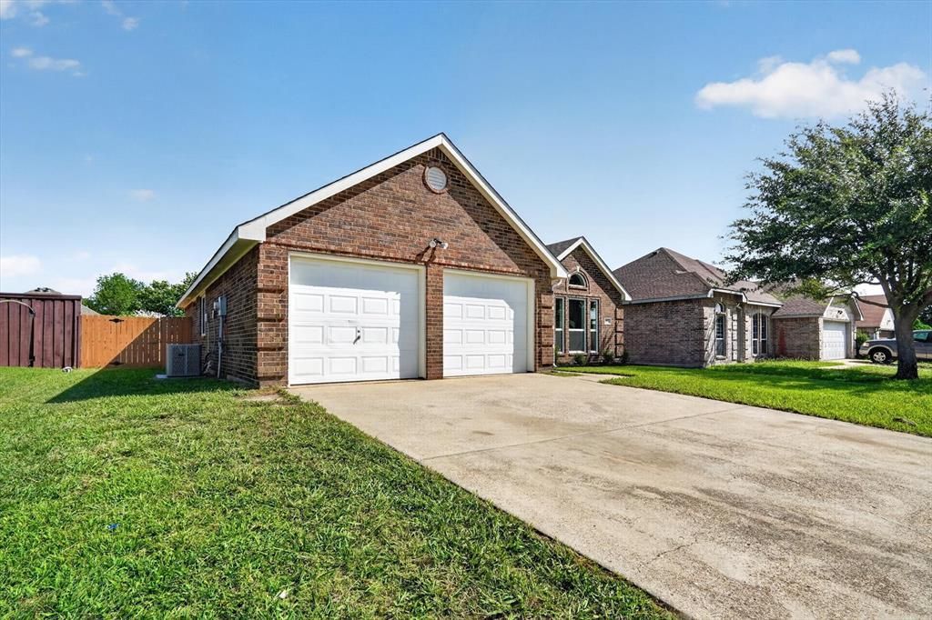 707 Fairview Avenue, Seagoville, TX 75159 Main Photo