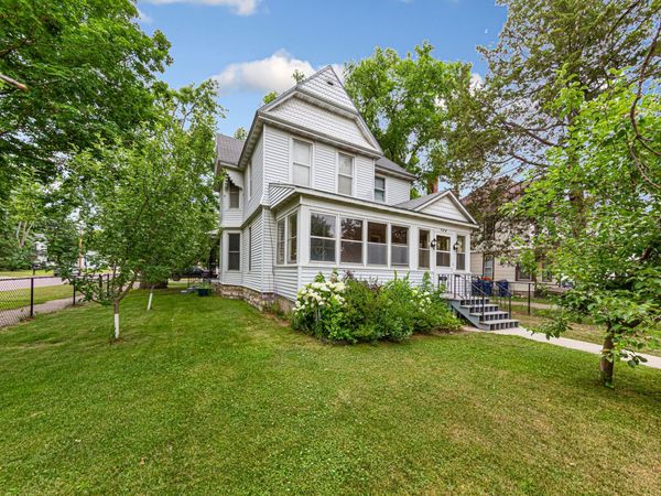 904 Central Avenue N, Faribault, MN 55021