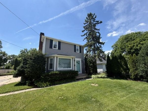 1530 Hill Avenue, Wheaton, IL 60187