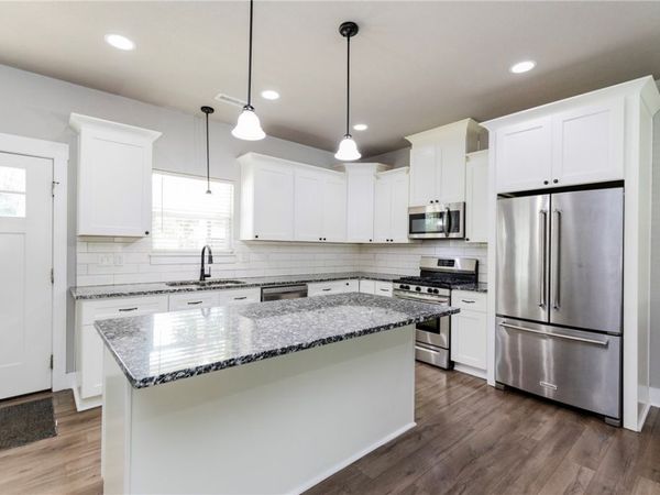 463 N Davis Street , Pea Ridge, AR 72751