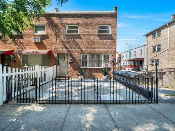 2067 Chatterton Avenue , Bronx, NY 10472