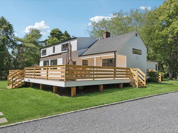 1579 N Sea Road, Southampton, NY 11968